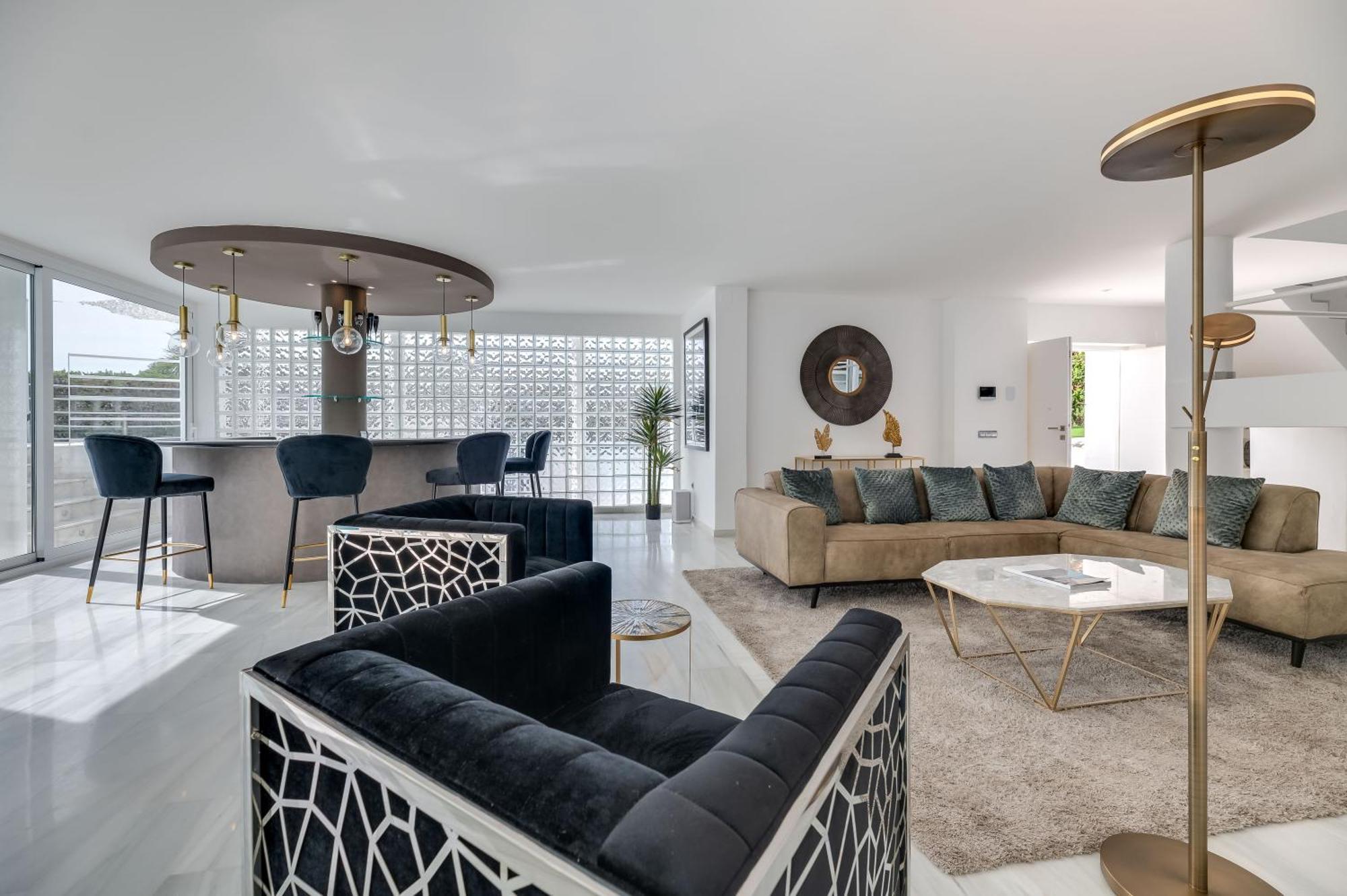 Tropical 4 Bdrm In Prime Location W Jacuzzi Apartamento
